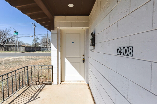 2908 43rd St in Lubbock, TX - Foto de edificio - Building Photo