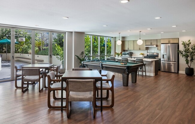 Hollywood Arts Collective in Los Angeles, CA - Foto de edificio - Building Photo