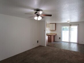 174 SW Ivy Ct in Prineville, OR - Building Photo - Building Photo