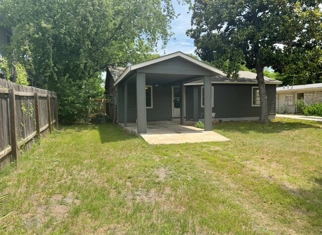 406 Swanee Dr in Austin, TX - Building Photo - Building Photo
