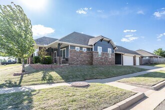 11244 NW 102nd St in Yukon, OK - Building Photo - Building Photo