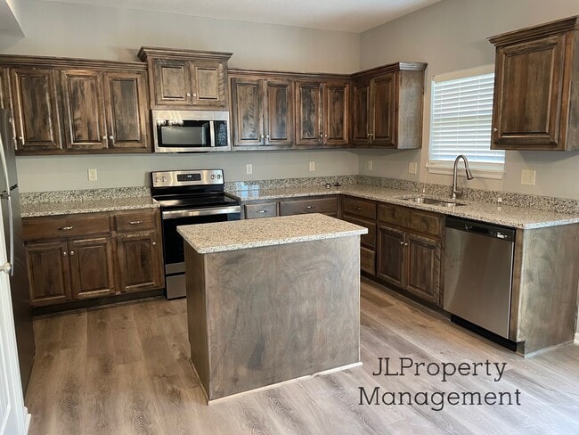 2301 S Old Mill Ave in Independence, MO - Building Photo - Building Photo