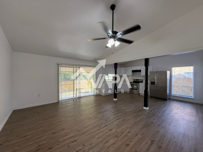 4558 Los Ranchitos St in San Antonio, TX - Building Photo - Building Photo