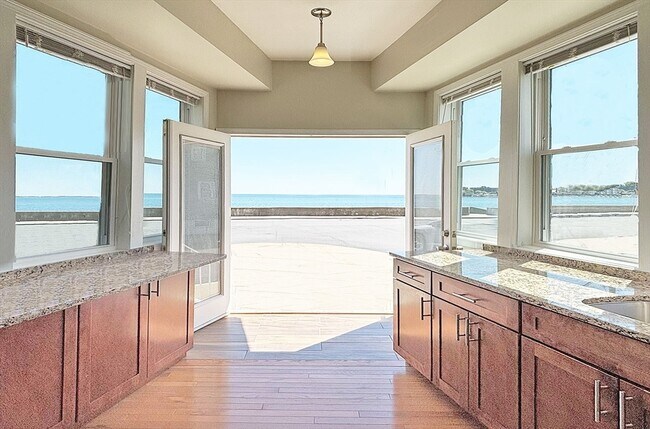 1043 Winthrop Ave in Revere, MA - Building Photo - Building Photo