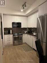 9471 Yonge St in Richmond Hill, ON - Building Photo - Building Photo