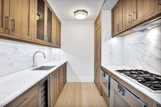 30 Park Pl in New York, NY - Building Photo - Building Photo