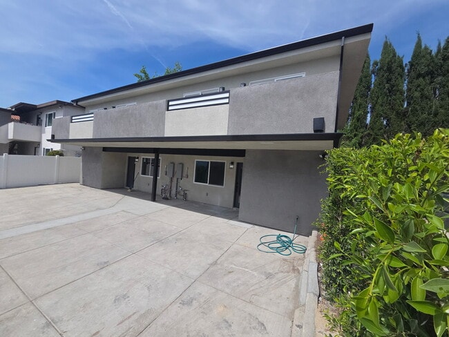 property at 2515 Foothill Blvd
