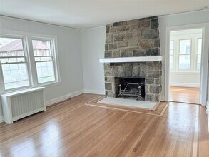 376 Hayward Ave in Mount Vernon, NY - Building Photo - Building Photo