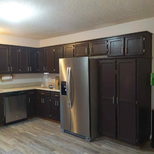 906 Foxridge Dr in Warrensburg, MO - Building Photo - Building Photo