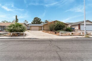 6513 Capricorn Dr in Las Vegas, NV - Building Photo