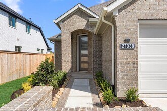 21038 Armstrong County Dr in Cypress, TX - Foto de edificio - Building Photo