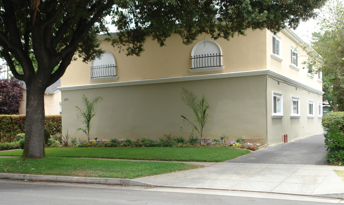 100 Oak Ave in Pasadena, CA - Foto de edificio