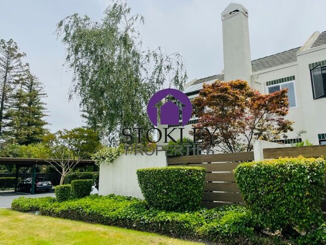 property at 5 Zurich Ct