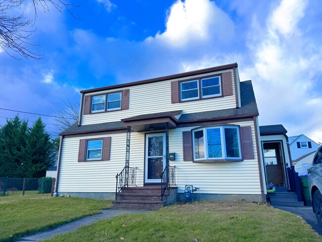3 Seymour Ave in Edison, NJ - Building Photo - Building Photo