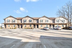 296 Smithson Ln in Clarksville, TN - Building Photo