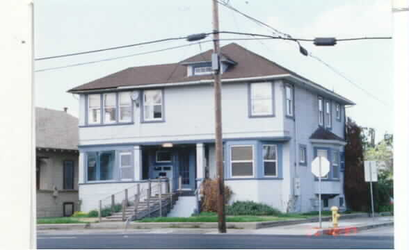 547 E Julian St in San Jose, CA - Foto de edificio - Building Photo