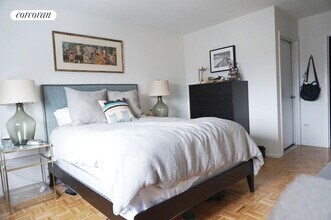 225 8th Ave in New York, NY - Building Photo - Building Photo