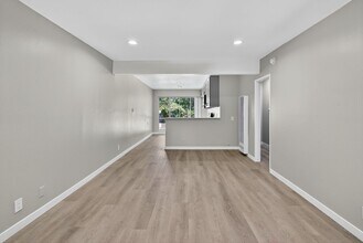 10442 Lampson Ave in Garden Grove, CA - Building Photo - Building Photo