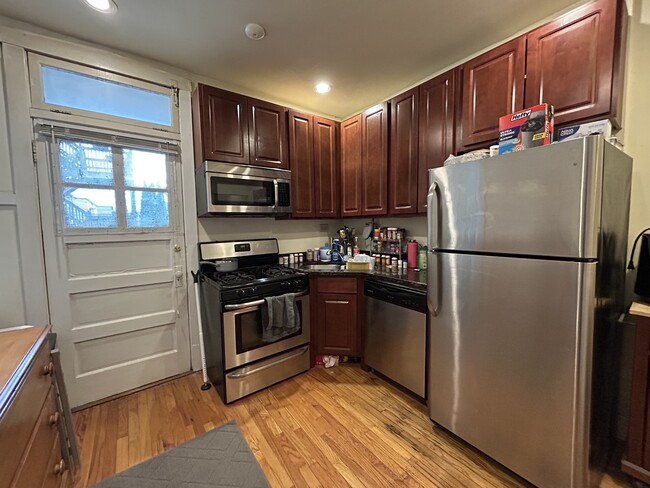 property at 4617 N Rockwell St