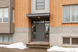 26 Saint-Joseph St in Lévis, QC - Building Photo - Building Photo