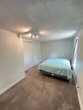 664 W Whillock St in Fayetteville, AR - Building Photo - Building Photo