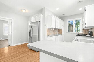 1431 Cambridge St, Unit 1 in Cambridge, MA - Building Photo - Building Photo