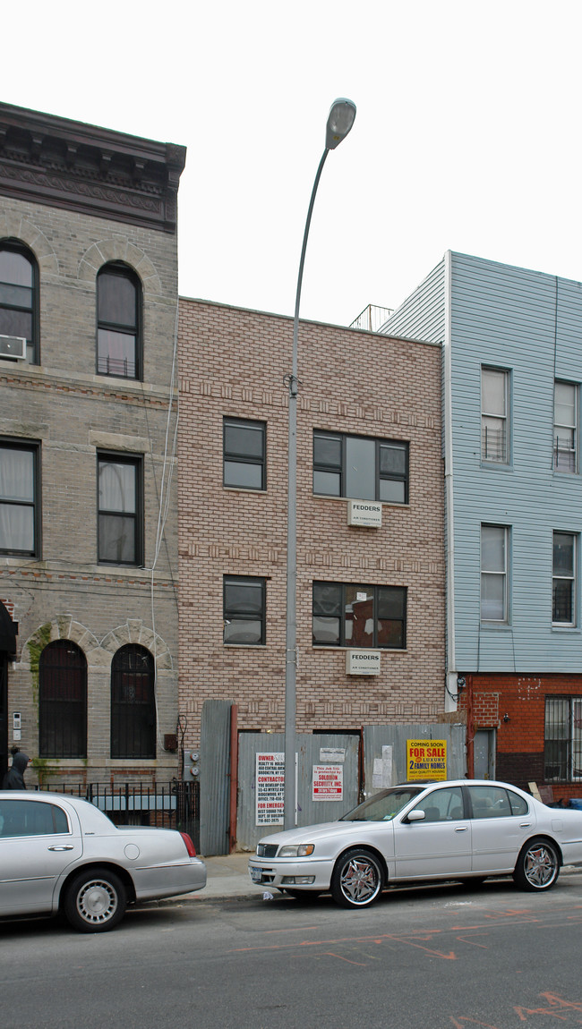 460 Central Ave in Brooklyn, NY - Building Photo - Building Photo