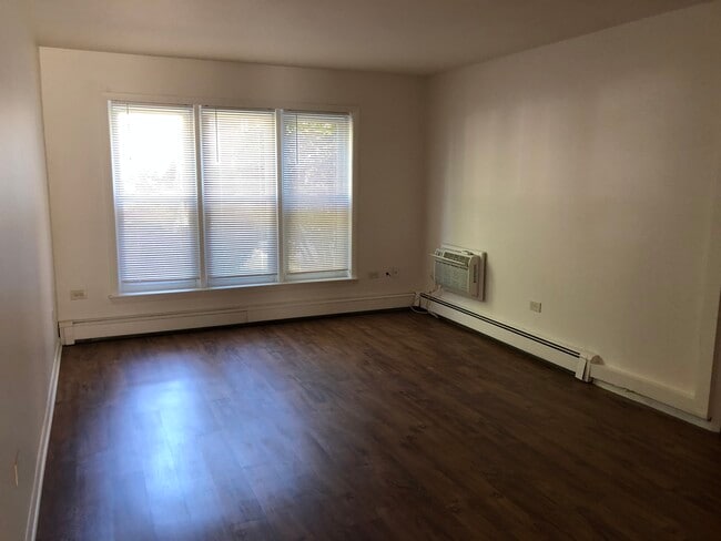 10807 S Pulaski Rd, Unit 1 in Chicago, IL - Foto de edificio - Building Photo