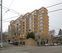 Legends Condos in Portland, OR - Foto de edificio - Building Photo