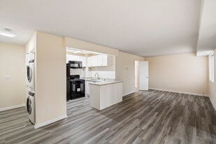 101 North Ripley Apartments in Alexandria, VA - Building Photo