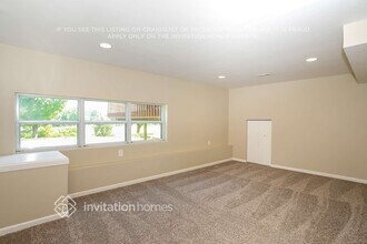 484 Columbine Ln in Bolingbrook, IL - Foto de edificio - Building Photo