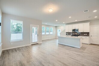 105 Appleberry Ln in Elgin, TX - Building Photo - Building Photo