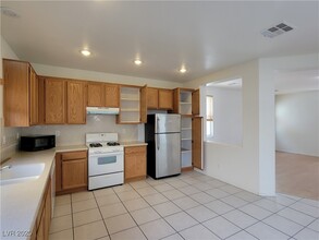 40 Fundy Ave in Las Vegas, NV - Foto de edificio - Building Photo