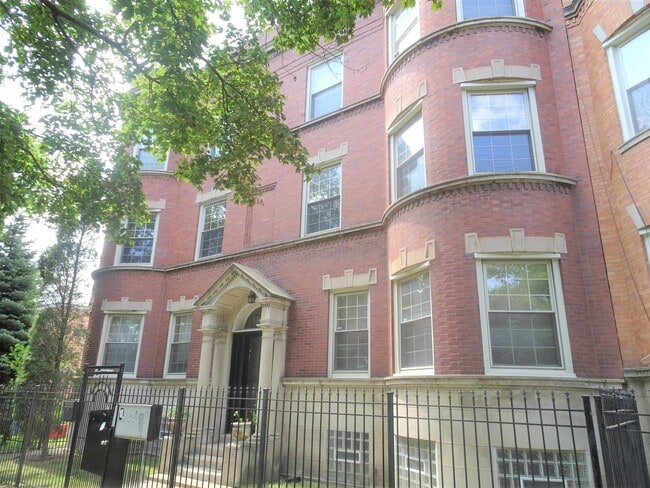 property at 5336 S Prairie Ave