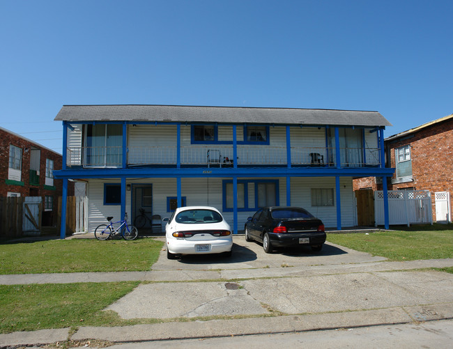 3573 Martinique Ave in Kenner, LA - Foto de edificio - Building Photo