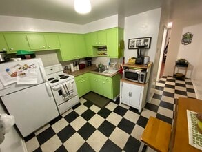 26 Pembroke St in Kingston, ON - Building Photo - Building Photo