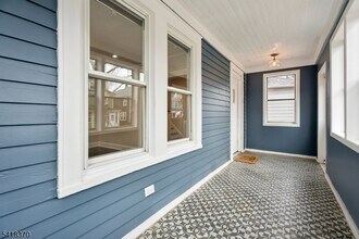 32 Edgewood Rd in Glen Ridge, NJ - Building Photo - Building Photo