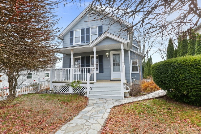 property at 8 3rd St