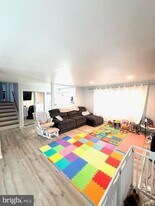 7410 Dickenson St in Springfield, VA - Building Photo