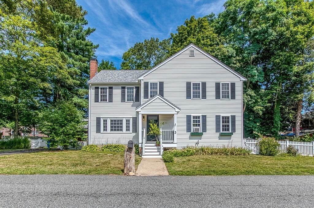 3 Oakhill Ave in Foxboro, MA - Building Photo
