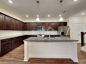 5216 Lake Maxwell Dr in Nashville, TN - Foto de edificio - Building Photo