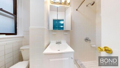 1427 York Ave in New York, NY - Building Photo - Building Photo