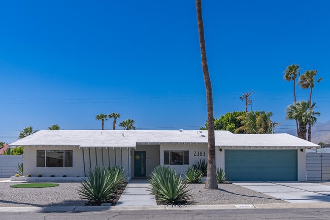 2383 E Powell Rd in Palm Springs, CA - Building Photo - Building Photo