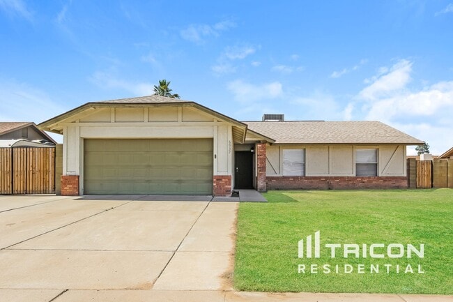 property at 6937 W North Ln