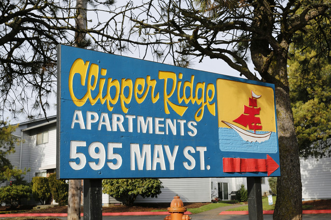 Clipper Ridge Apartments in Oregon City, OR - Building Photo - Building Photo