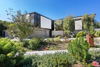 1115 Georgina Ave in Santa Monica, CA - Building Photo - Building Photo