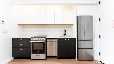 654 Madison St, Unit 5f in Brooklyn, NY - Building Photo - Building Photo