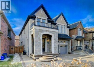 600 Beam Ct in Milton, ON - Building Photo - Building Photo