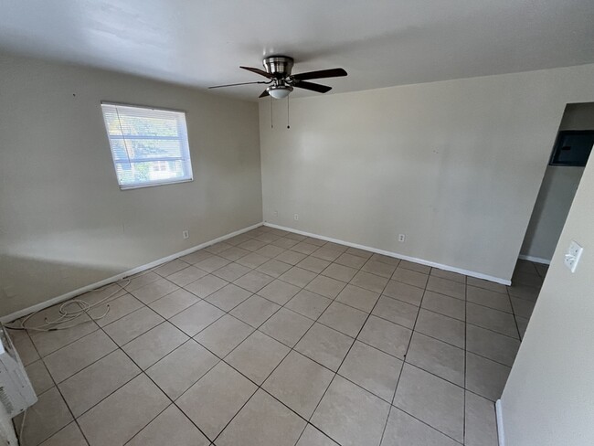 property at 1502 N Federal Hwy