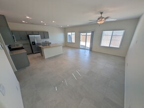 1644 Bonnie Bay Pl in North Las Vegas, NV - Building Photo - Building Photo